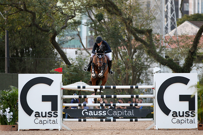 Doda e DTC Dinozo Un Prince em salto perfeito